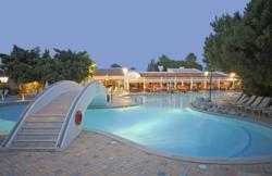 Award winning Four Seasons Country Club